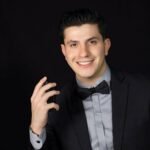 man, model, fashion, smile, look, style, portrait, headshot, photoshoot, mirada, profile, profile pic, orgullo, tuxedo, handsome, encantador, business man, posing, latino